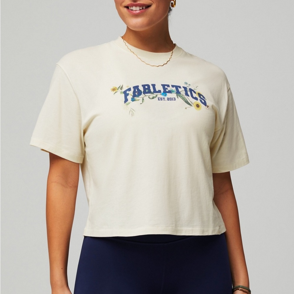 **NWT** Fabletics 100% Cotton Boxy Tee in Cream Froth w/Graphic